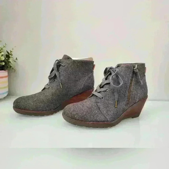 DR.SCHOLL'S NWT wool grey wedge ankle boots.  Size 8M - Picture 4 of 8
